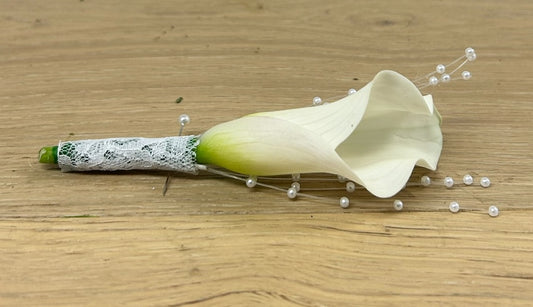 Boutonnieres  Mini Calla Lilly