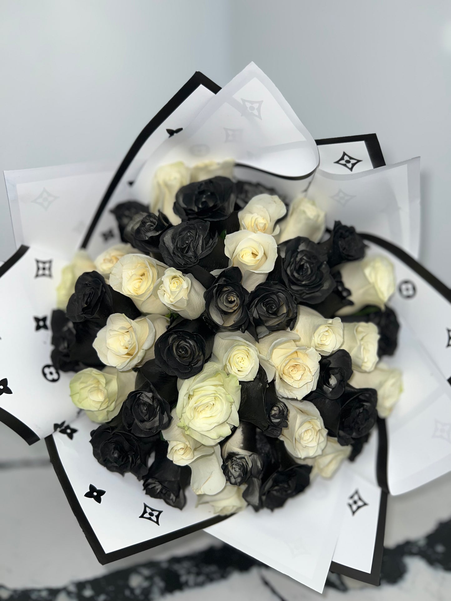 Black & White Roses Bouquet